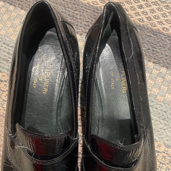 Donald J Pliner Loafers - Picture 3 of 5